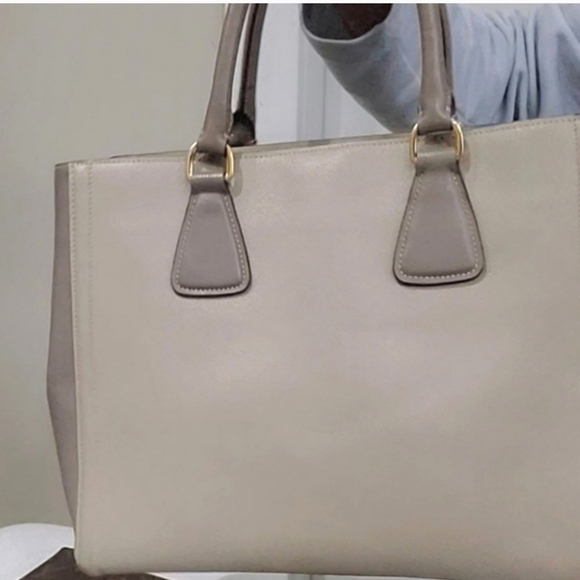Authentic Prada Saffiano Lux Bicolour Tote Bag - Picture 3 of 13